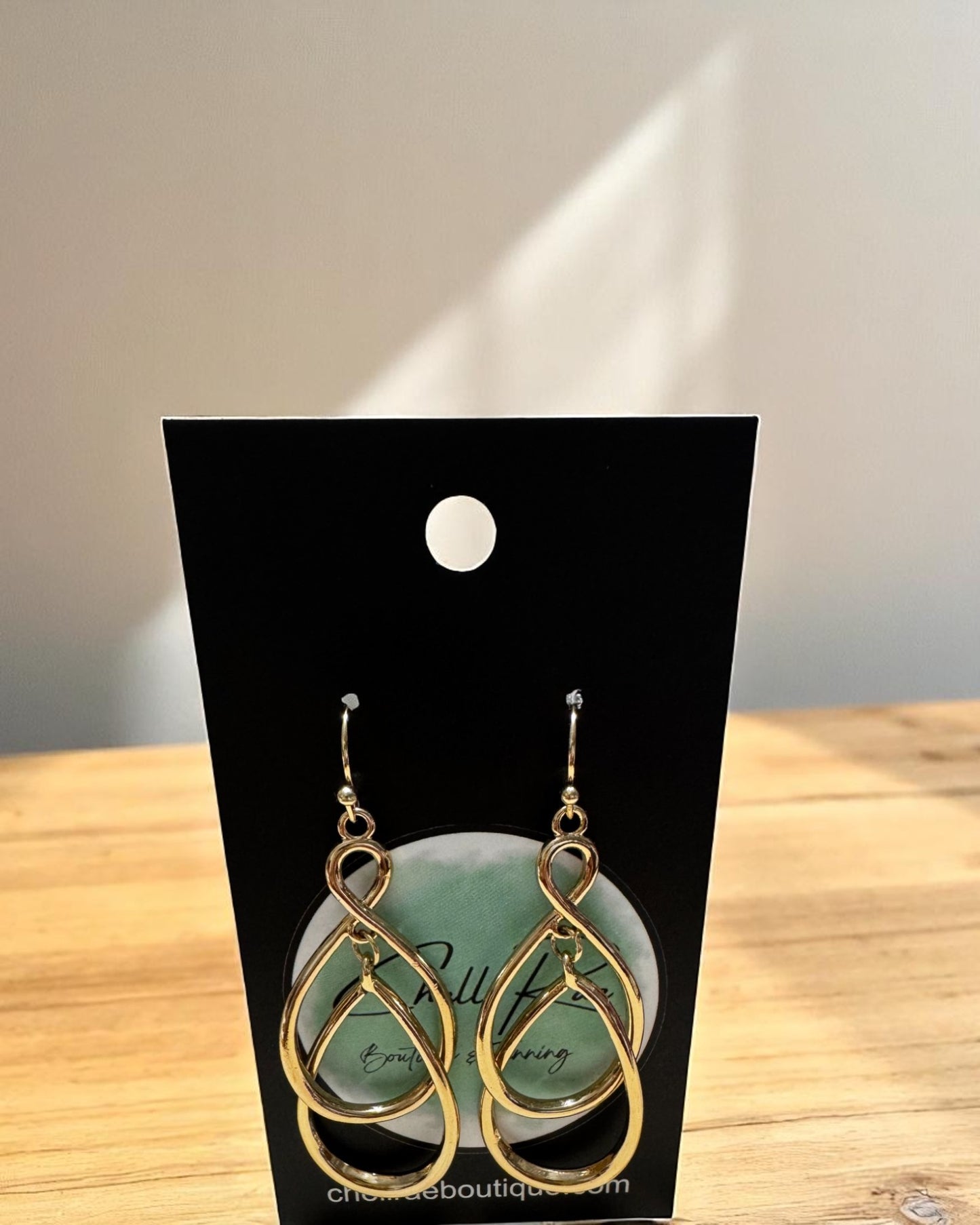 'Elegant Appeal' Earrings