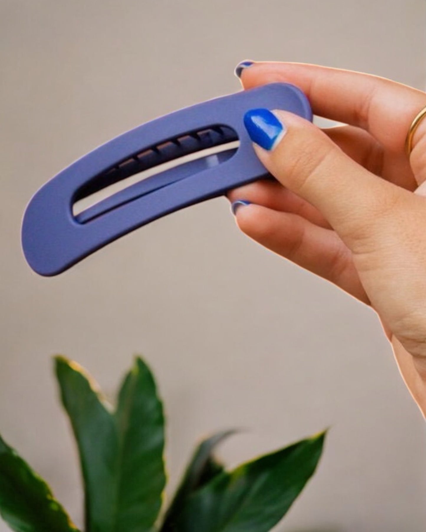 Flat Matte Claw Clip