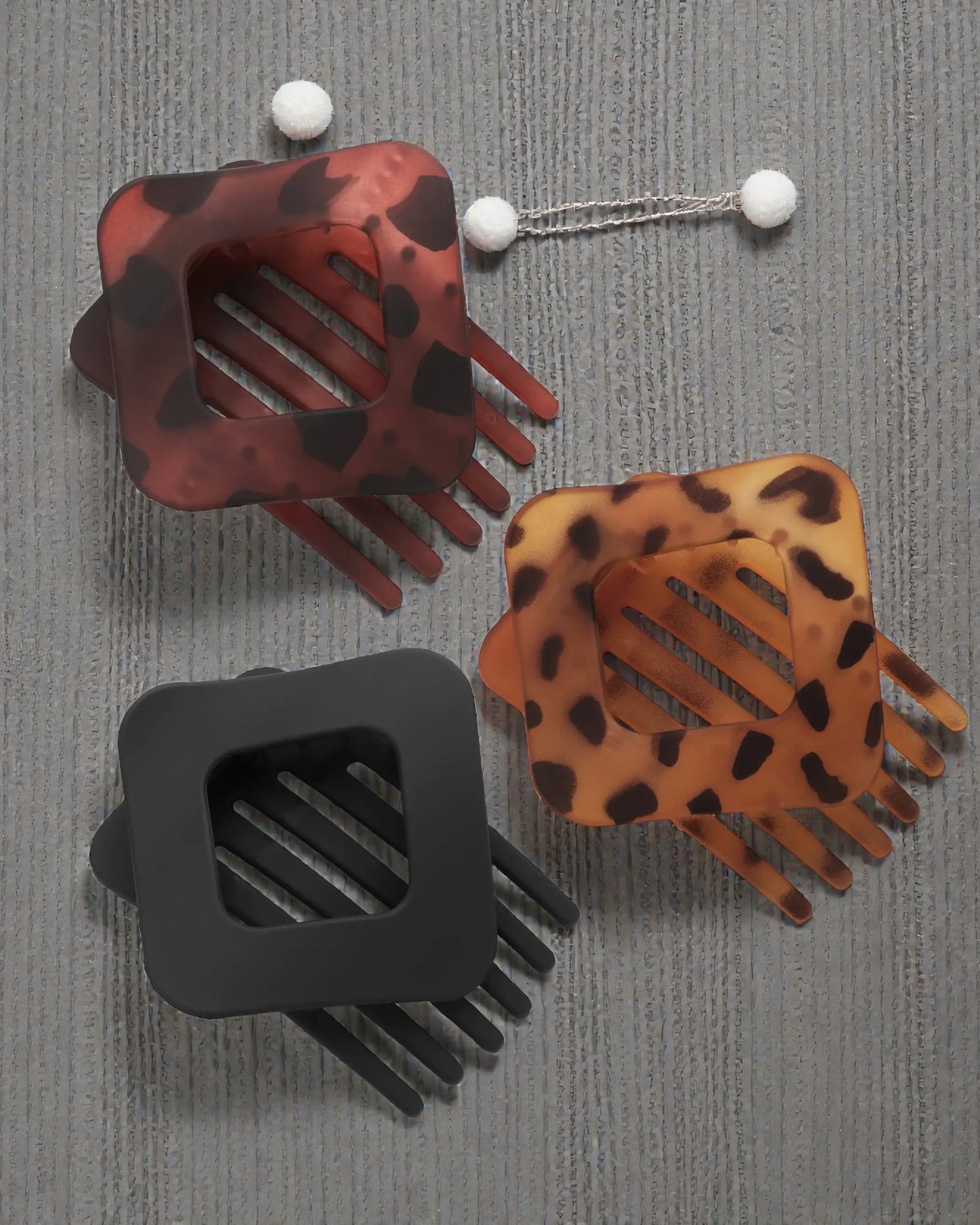 The 'Flat-Lay' Hair Clip